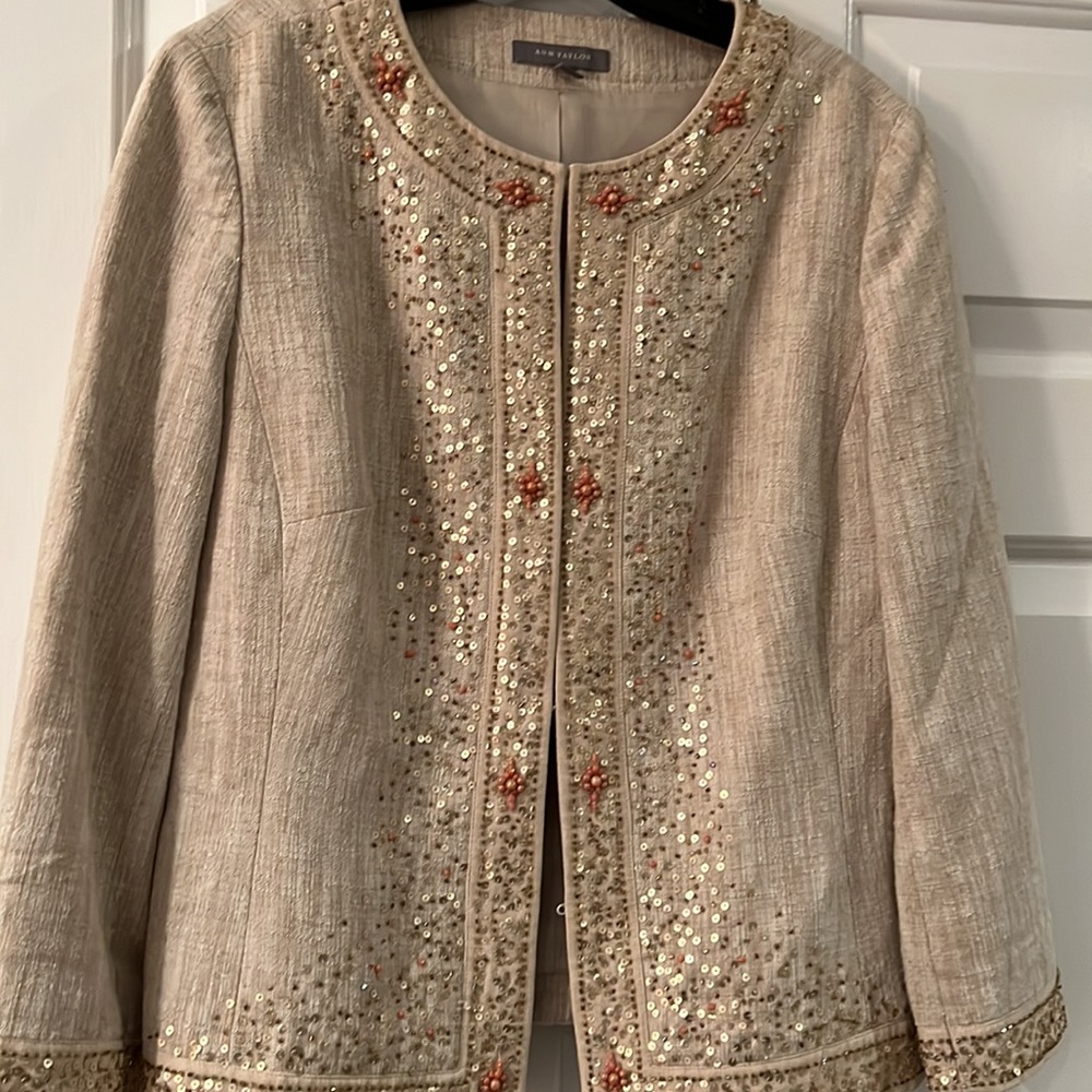 🍾HP💕Ann Taylor embellished jacket. Linen with beads and sequins. Hook close. - Picture 5 of 7